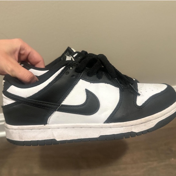 Nike Panda Dunks - size US 6Y (fits a women size 7.5/7) - Picture 2 of 4